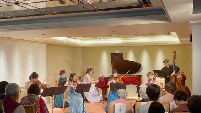6月11日に石川雅子ミュージックアカデミー40周年を記念した立食パーティーが行われました🎊🎶
立食パーティーでは、ショパンピアノコンチェルト第１番をはじめとするコンサートも開催しました。

石川雅子ミュージックアカデミーでは“音楽ごころを育む"をモットーにレッスンしていますは
また、各楽番のソロだけで無くアンサンブルのレッスンも充実♥
多彩なイベントも沢山企画しています！
是非一緒に楽しく音楽を学びませんか？♪
体験レッスンなど、お気軽にお声掛けください
DM、お問い合わせお待ちしています。
.
.

#石川雅子ミュージックアカデミー
#音楽教室
#連弾
#ピアノ教室 
#ヴァイオリン教室 
#バイオリン 
#フルート 
#リコーダー 
#アンサンブル 
#体験レッスン  #体験レッスン受付中 
#生徒募集中 
#西葛西 
#西葛西グルメ